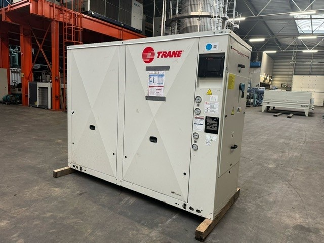 Foto 1 Trane-182kw chiller.jpg